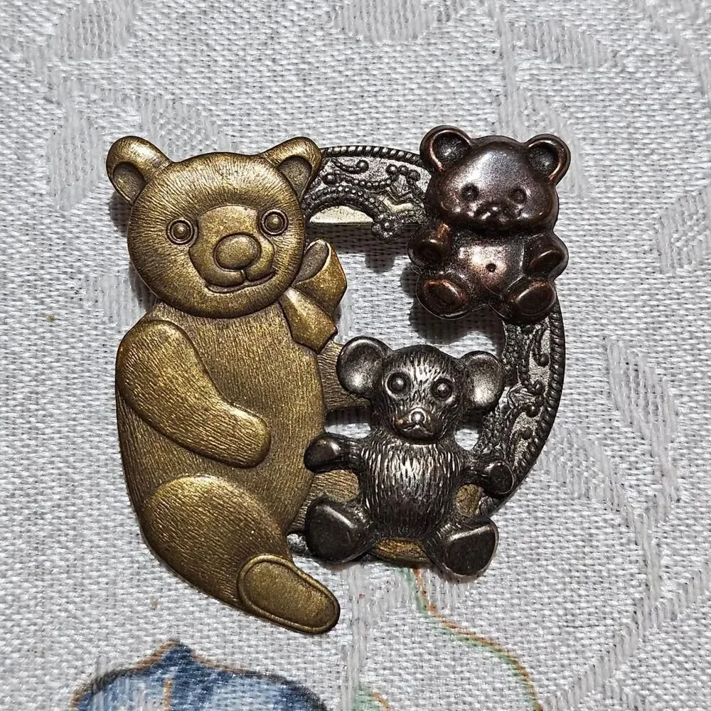 vintage cottagecore grandmacore three teddy bears gold bronze silver tone brooch